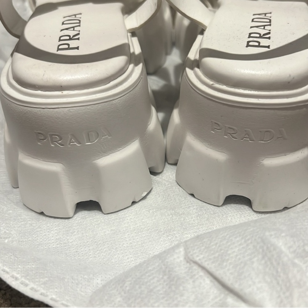 Used white Prada sandal